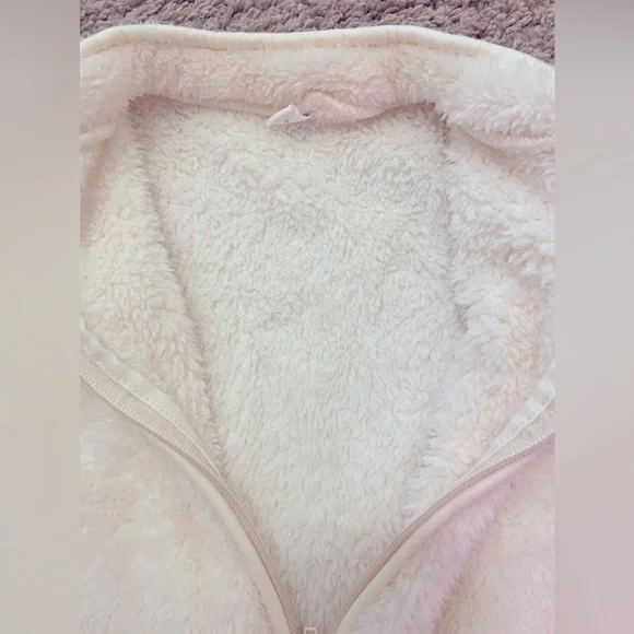 🚫SOLD🚫SOLD🚫NEWBORN FLEECE ONE PIECE Size 0 White with zipper front Warm - Picture 6 of 7